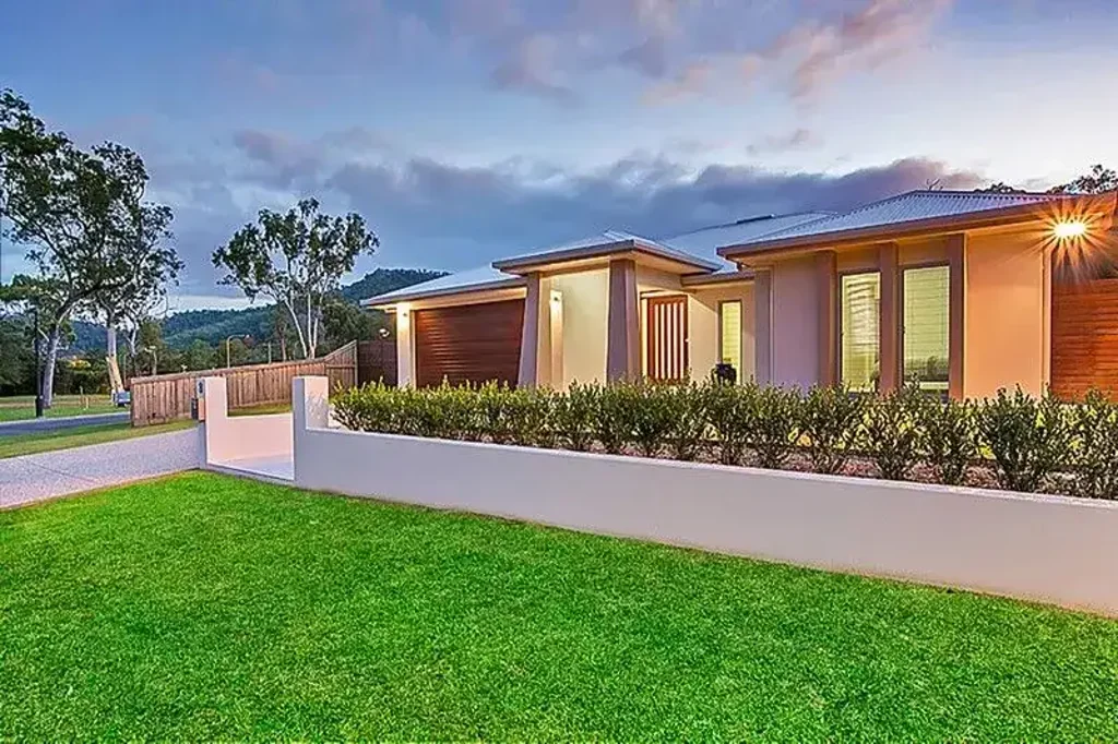 Coastal Comfort Just Moments from Kewarra Beach