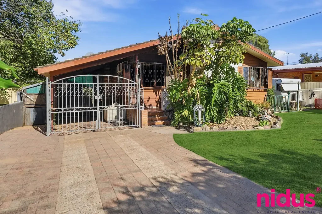 83 Manila Road, Lethbridge Park, NSW 2770