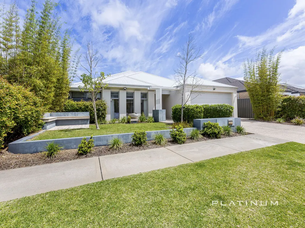 14 Torridge Approach, Piara Waters, WA 6112