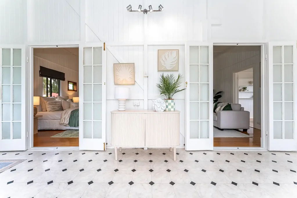 Pimlico 4ห้องนอน Timeless Pimlico Elegance with Tropical Privacy in the Heart of Pimlico