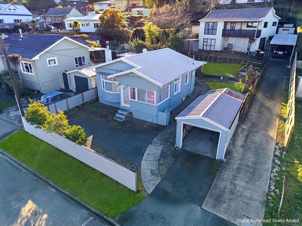 Nelson South 2 Bedroom Two Bedrooms, Two Sunrooms, Great Location!