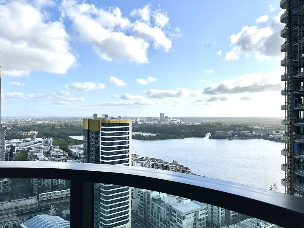 Rhodes Central Near New Two bedroom & Stunning breathtaking water view & Natural light throughout & Super convenient location with everything