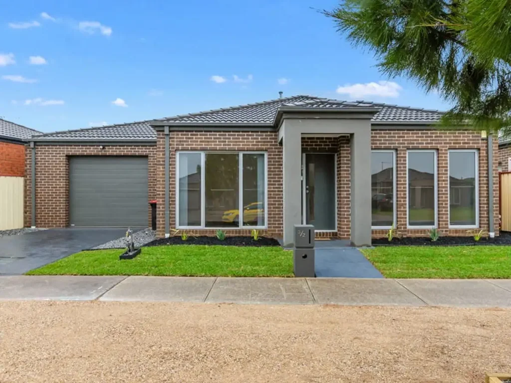 Easy Living, Prime Location