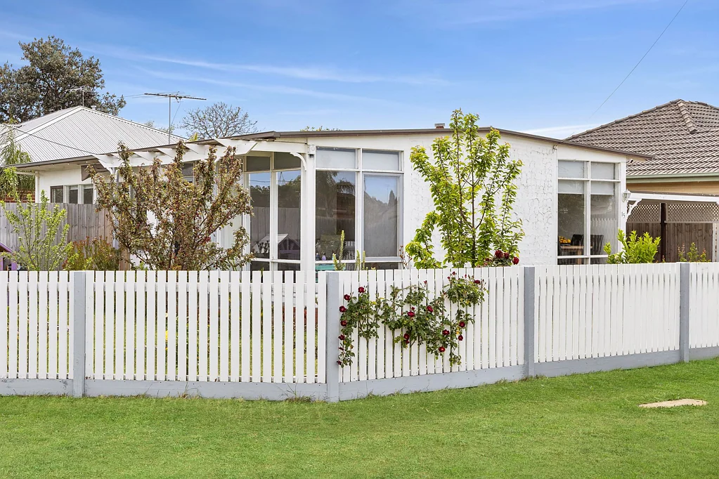 15 Canterbury Road, East, Lara, VIC 3212