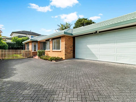 Hillsborough 3房  LAST WEEKEND TO VIEW BEFORE AUCTION