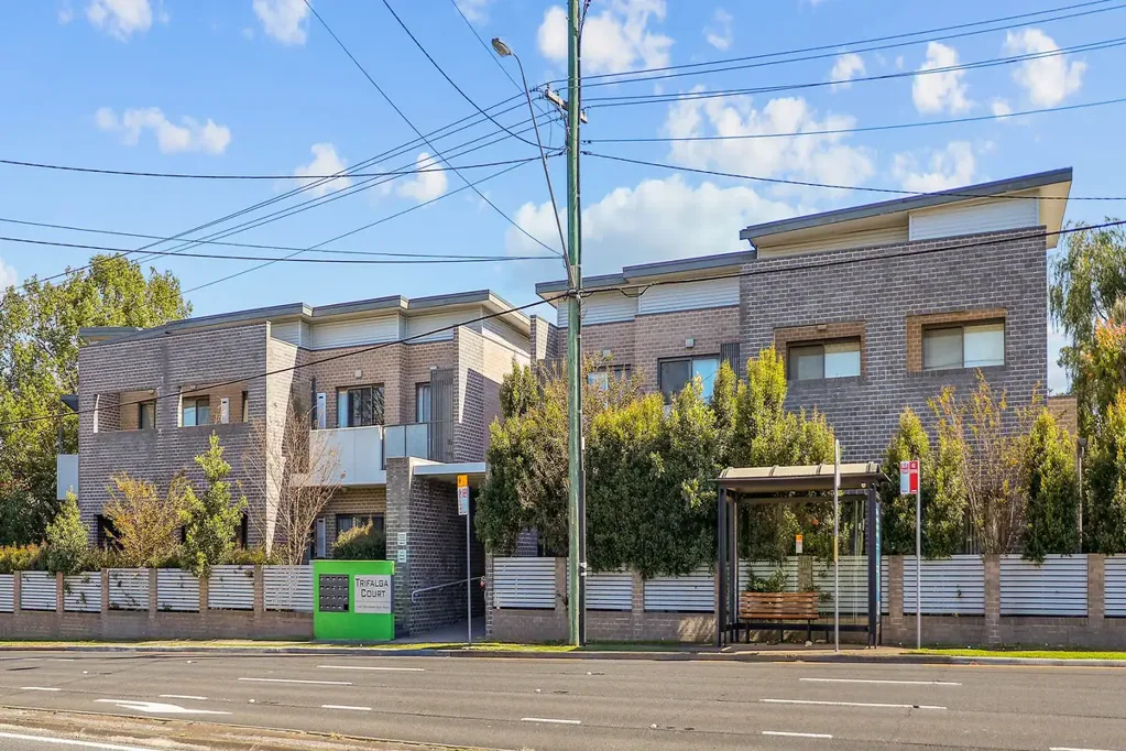 Dundas 2Kwarto Stylish & Spacious Apartment in a Prime Dundas Location