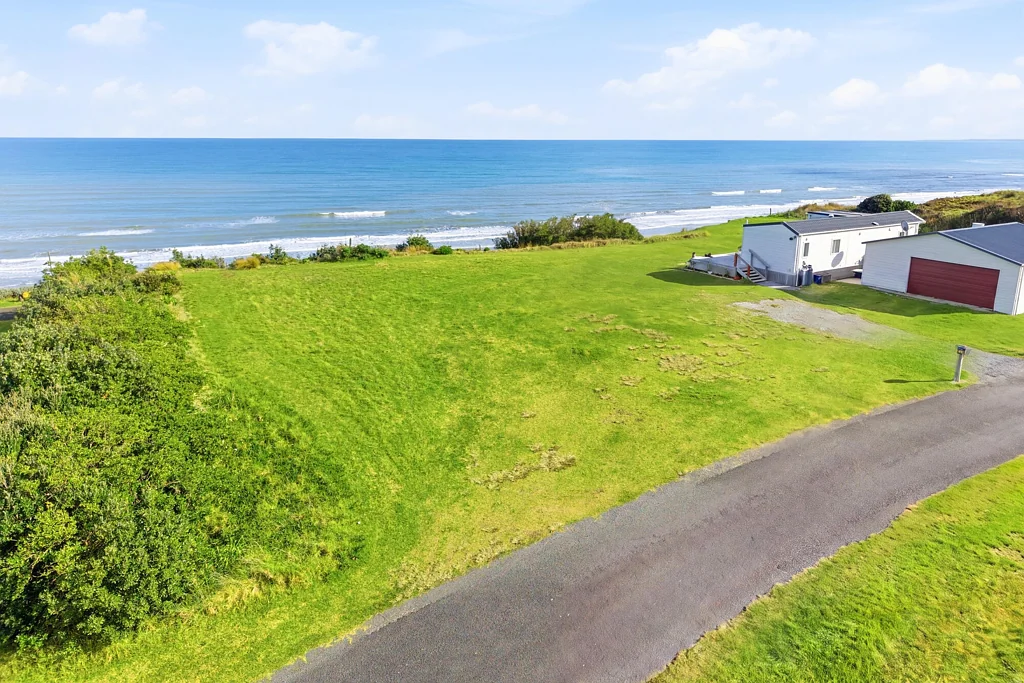 Castlecliff A rare opportunity for prestige coastal living