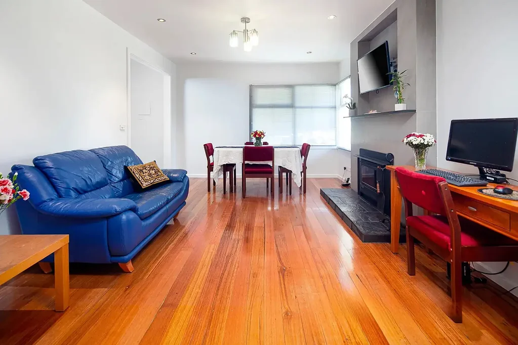 Noble Park 2房 Noble Park精装2卧 604㎡带分割地块 现代厨卫 宽敞后院 地段优越 娱乐便利 Low maintenance living, full sized comfort!