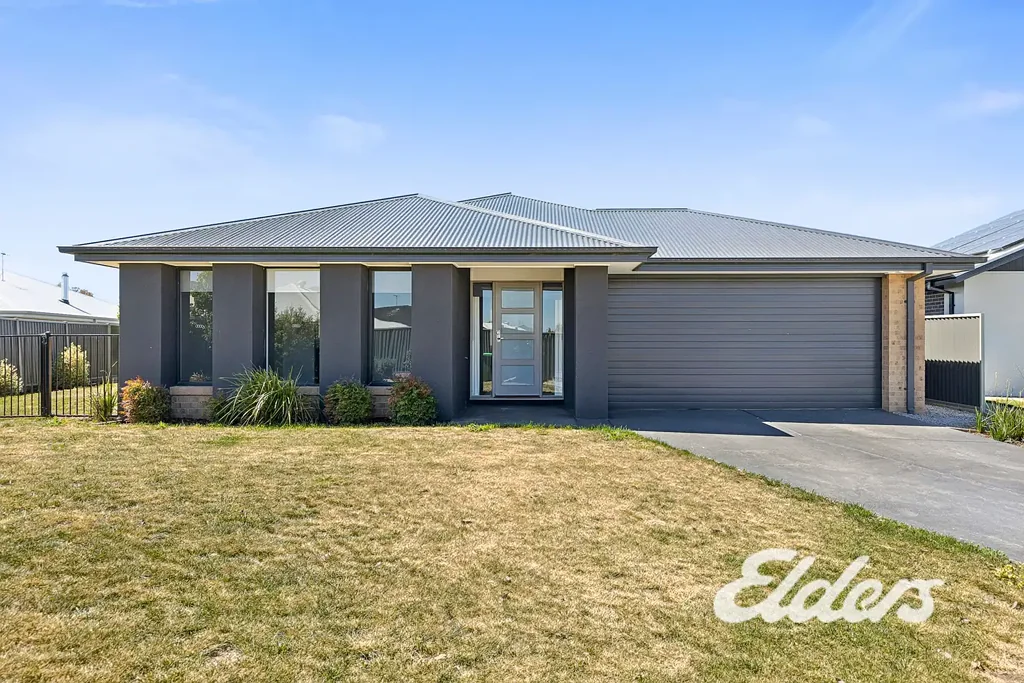 Yarrawonga 4房  Spacious Family Living in Silverwood's Estate.