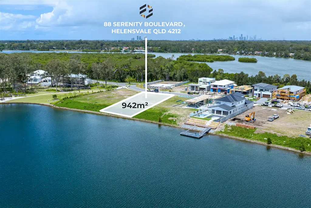 Helensvale  Private 4212 living at its absolute, north facing waterfront block of land ready to build