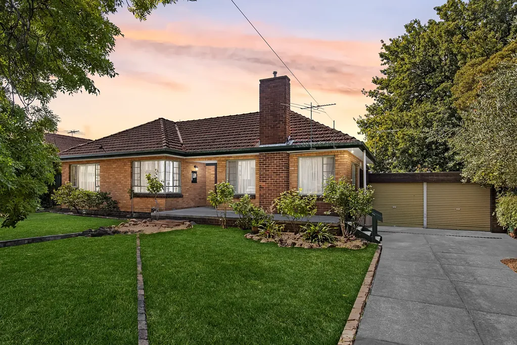 28 Lind Street, Strathmore, VIC 3041
