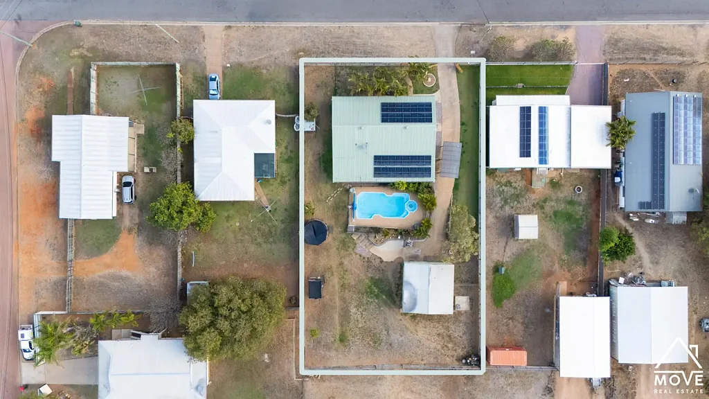 Queenton 4Zimmer Pool, Powered Shed & 12.2kW Solar!