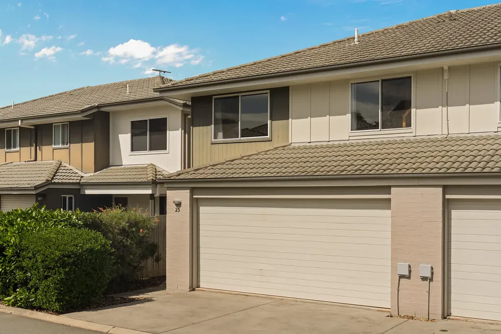 Stunning Townhouse with Three Bathrooms!