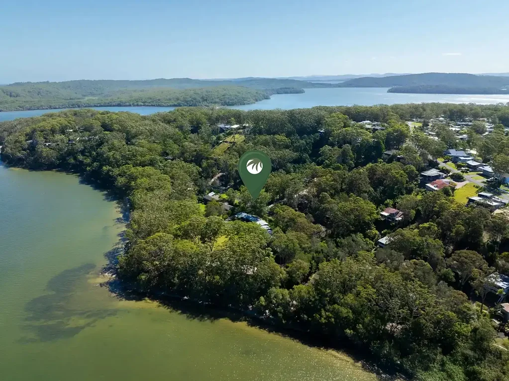Smiths Lake 3Moenga Renovated Home Opposite Smiths Lake on 1,385sqm