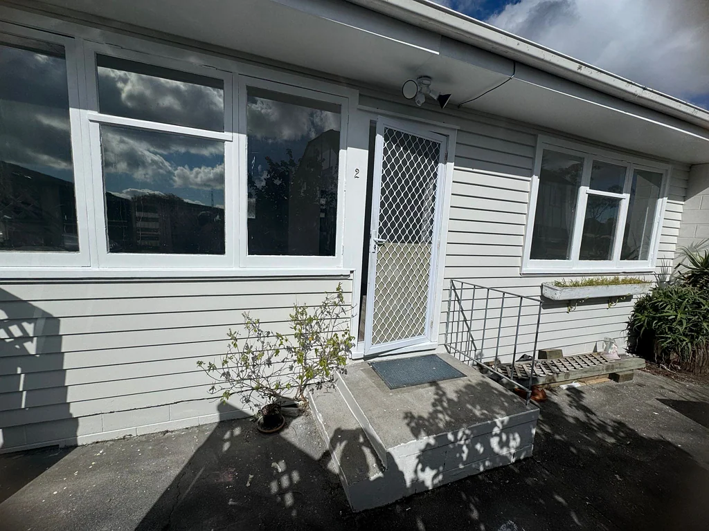 Newly Renovated Home - Walking Distance to Sylvia Park!