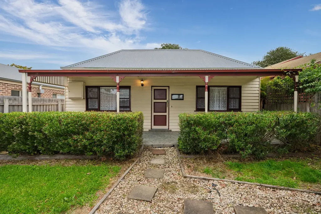 Sale 3 Slaapkamer Comfortable Living with Space, Value and Potential