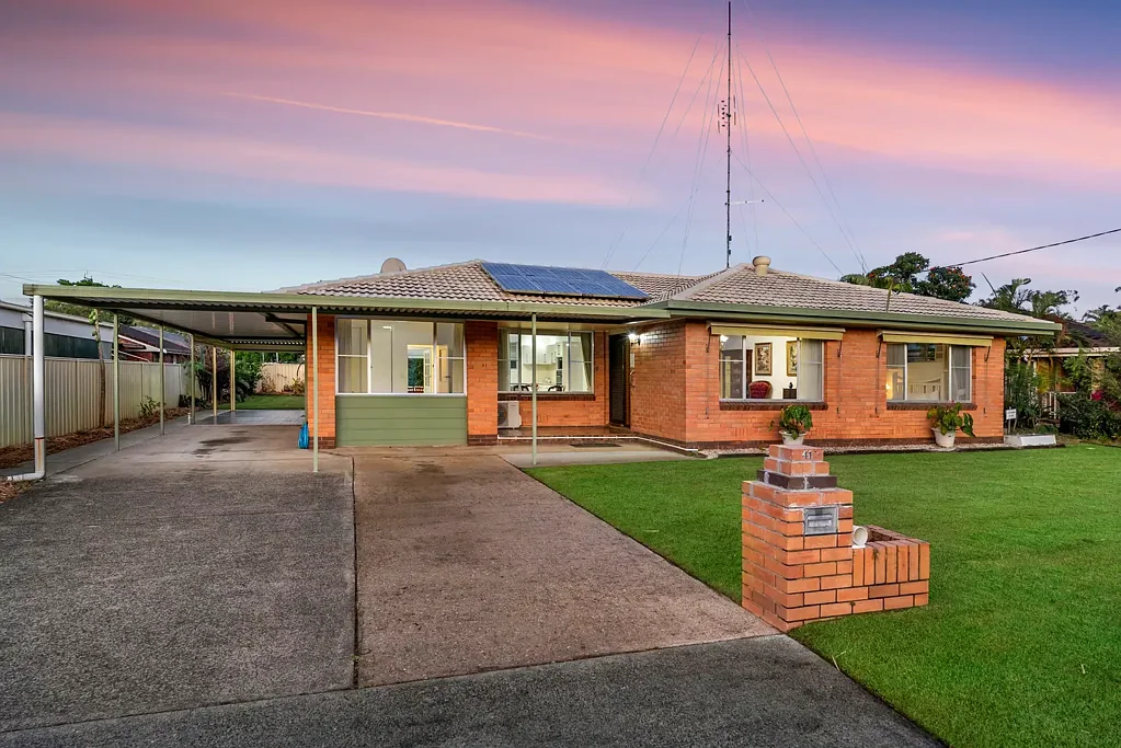 Tweed Heads West 3部屋 Family Home with Terrific Yard on Seagulls Isle