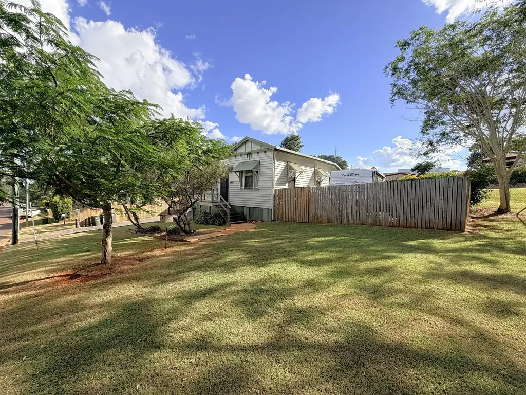 Childers 3침실 WALK TO EVERYTHING | BEAUTIFULLY RENOVATED QUEENSLANDER