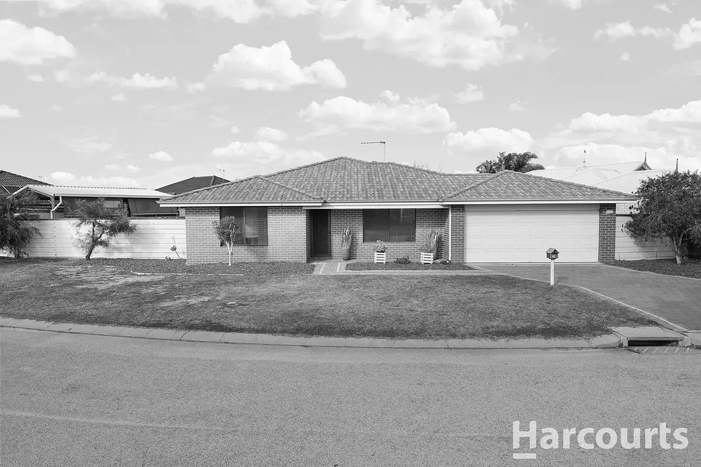 13 Whitegum Pass, Halls Head, WA 6210