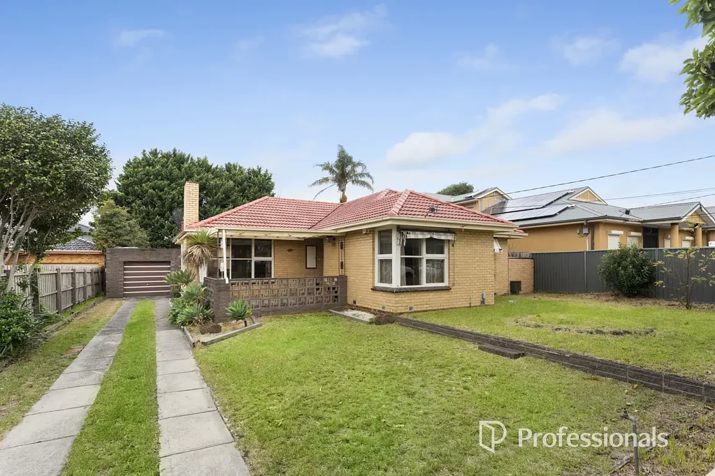 6 MONTHS ONLY!!!Charming Family Living in the Heart of Clayton