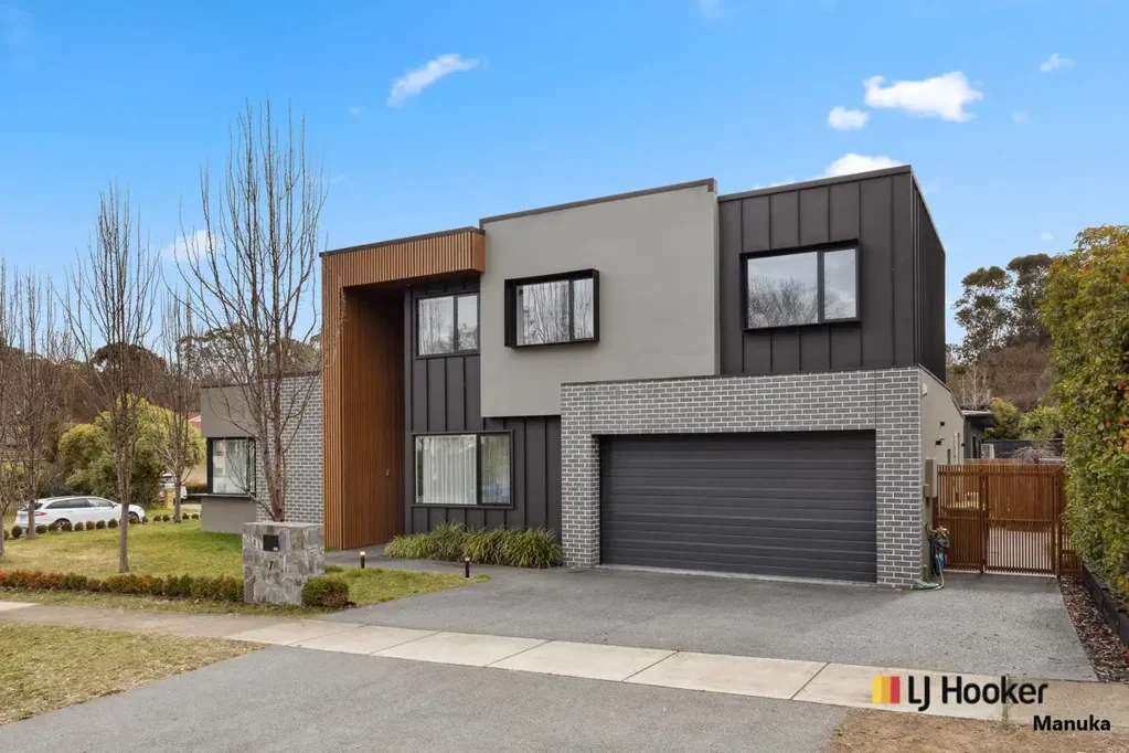 Garran 4房  Sophisticated Family Living in the Heart of Garran