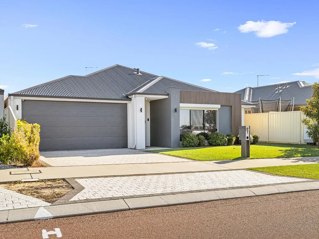 Madora Bay 4 Slaapkamer Modern coastal living with room to grow