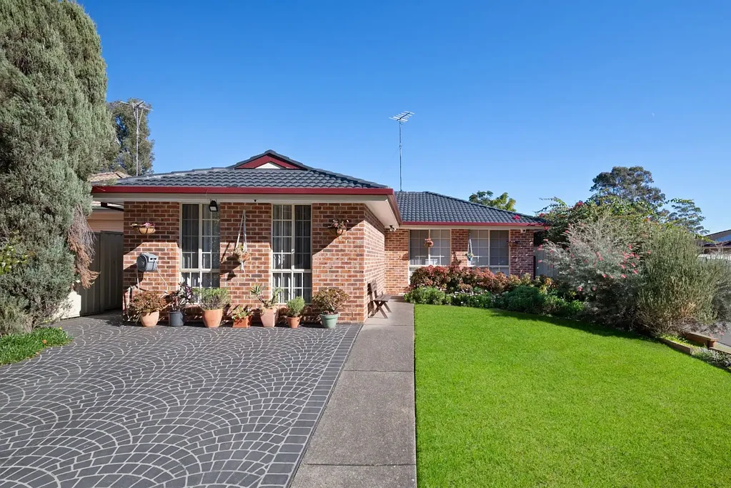 40 Ironside Avenue, St Helens Park, NSW 2560