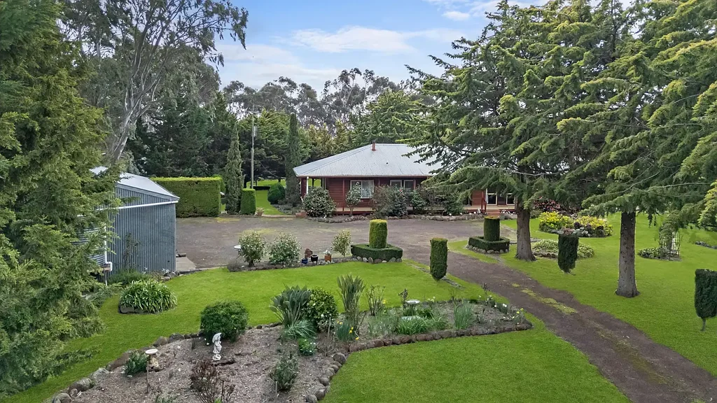 Caramut 4Zimmer Private Lifestyle Property with Space and Character