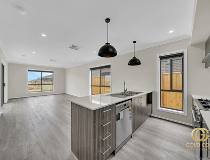 12 Clipstone Crescent, Fraser Rise, Western Region, 4 Bedrooms, 2 Bathrooms, House