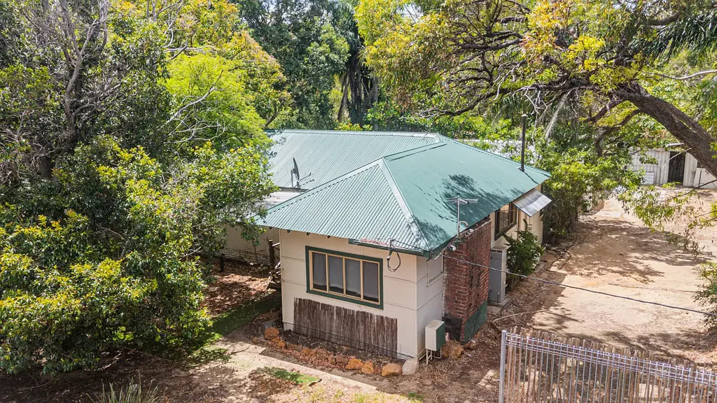 Maida Vale 3房  Second chance to secure this generous 1,350m2 block!