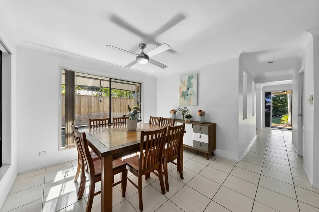 Sippy Downs 4कमरा Need 5 Bedrooms?!– Generous Family Home with Options in Prime Sippy Downs Location