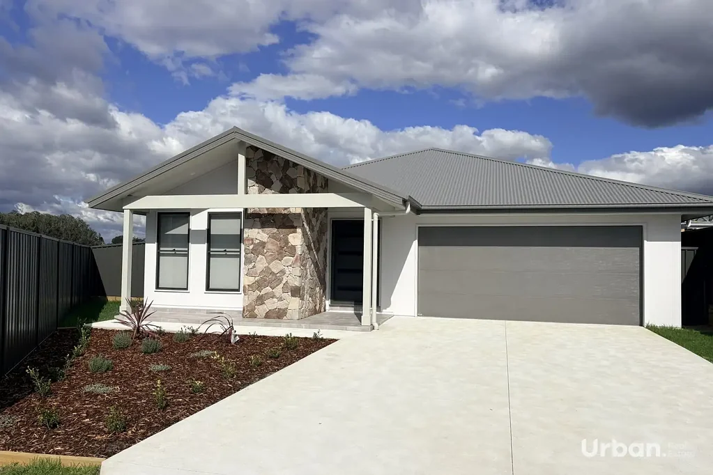 Family Home For Lease! Peaceful Living in Hillcrest Estate