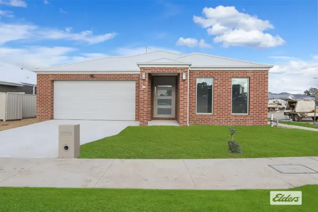 Brand New Court living!