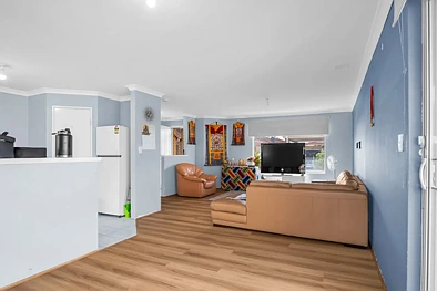 2/13 Bickley Road, Cannington, WA 6107, 3房, 2浴, House