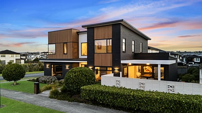 Flat Bush 4침실 Show Home or Showstopper? You decide.