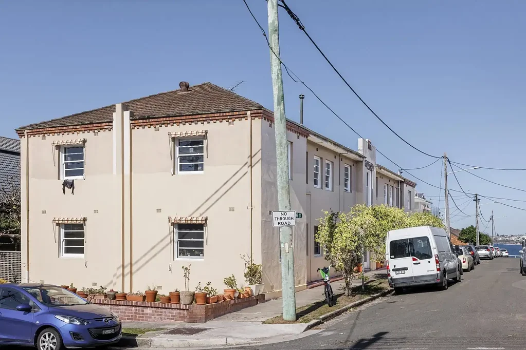 Exceptionally Renovated Apartment, Moments from the Beach