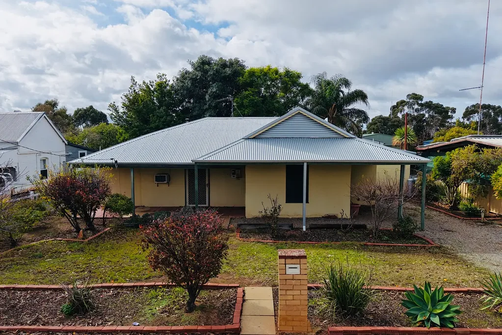 13 White Street, Brookton, WA 6306