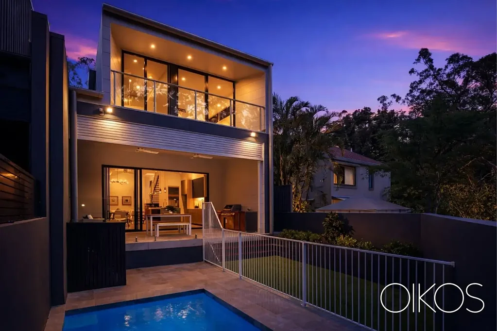 Taringa 5Zimmer RESORT-STYLE LIVING MEETS FAMILY COMFORT IN LEAFY LOCALE