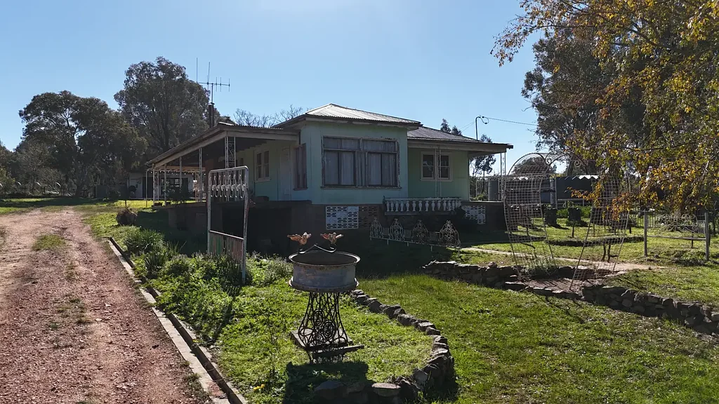 Mandagery 3 Bedroom Rural Lifestyle Opportunity on 37 Acres - 1039 Staircase Road