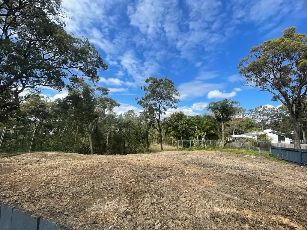 Macleay Island  Elevated, Cleared & Ready to Build! Mortgagee Sale by Public Auction!
