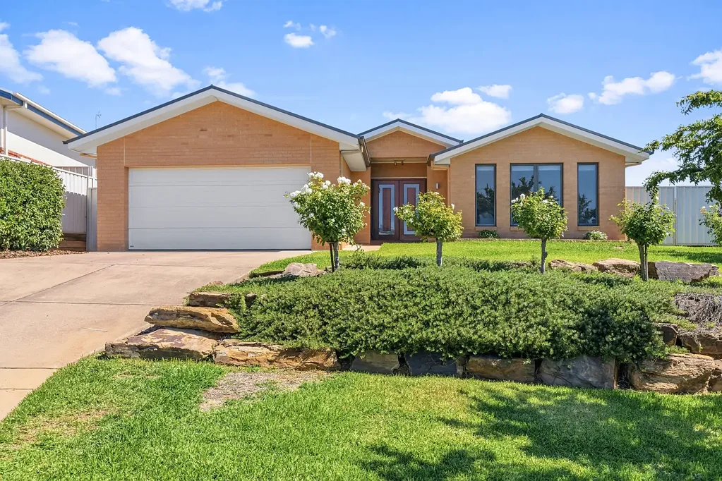 31 Balala Crescent, Bourkelands, NSW 2650