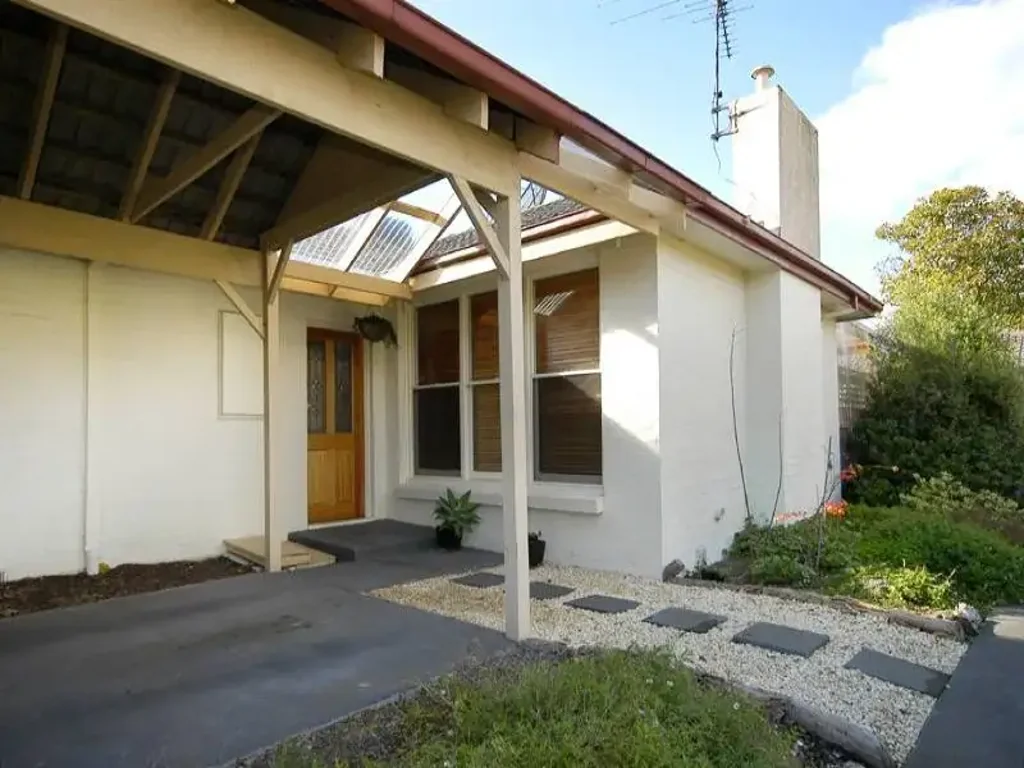 Modern Single-Level 3-Bedroom Unit with Stylish Finishes