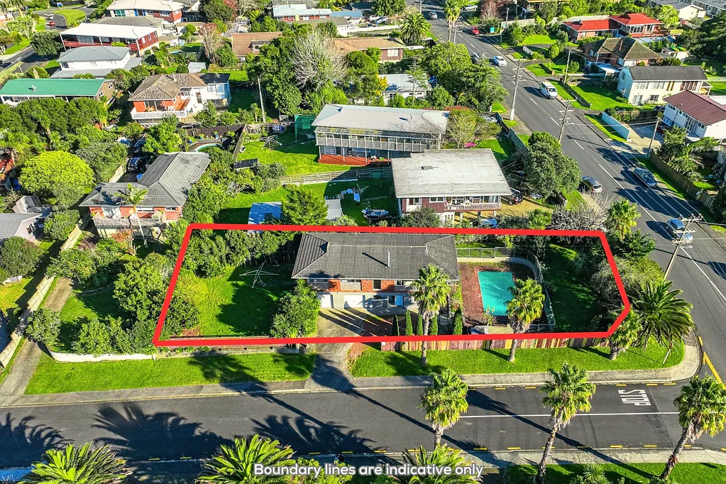 Massey 4chambre Home & granny flat on an 857m2 corner site