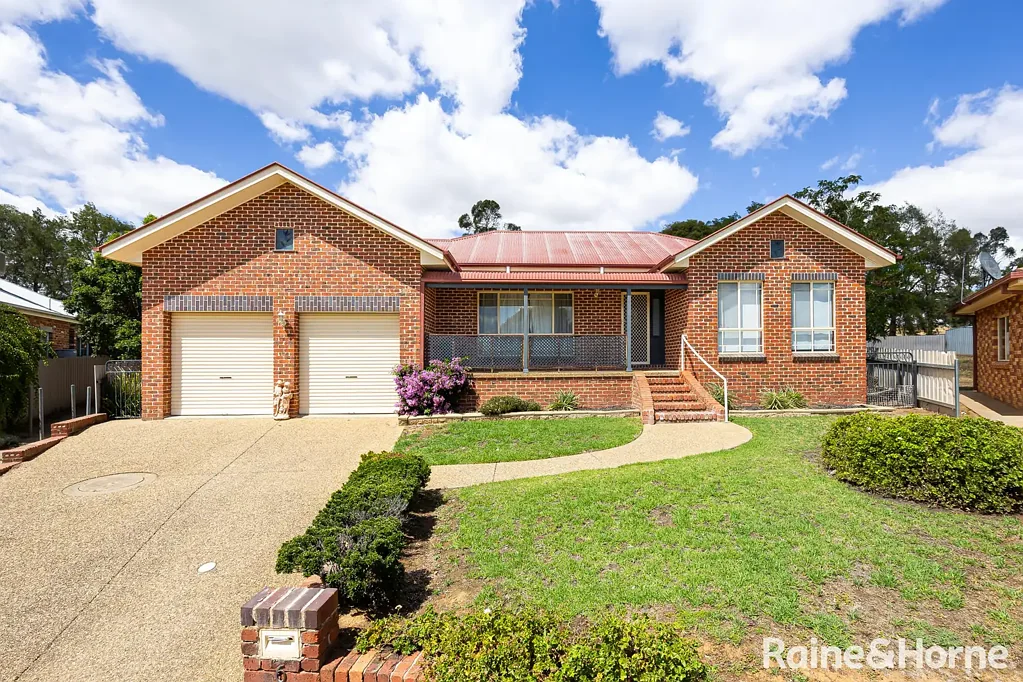 6 Minya Place, Glenfield Park, NSW 2650