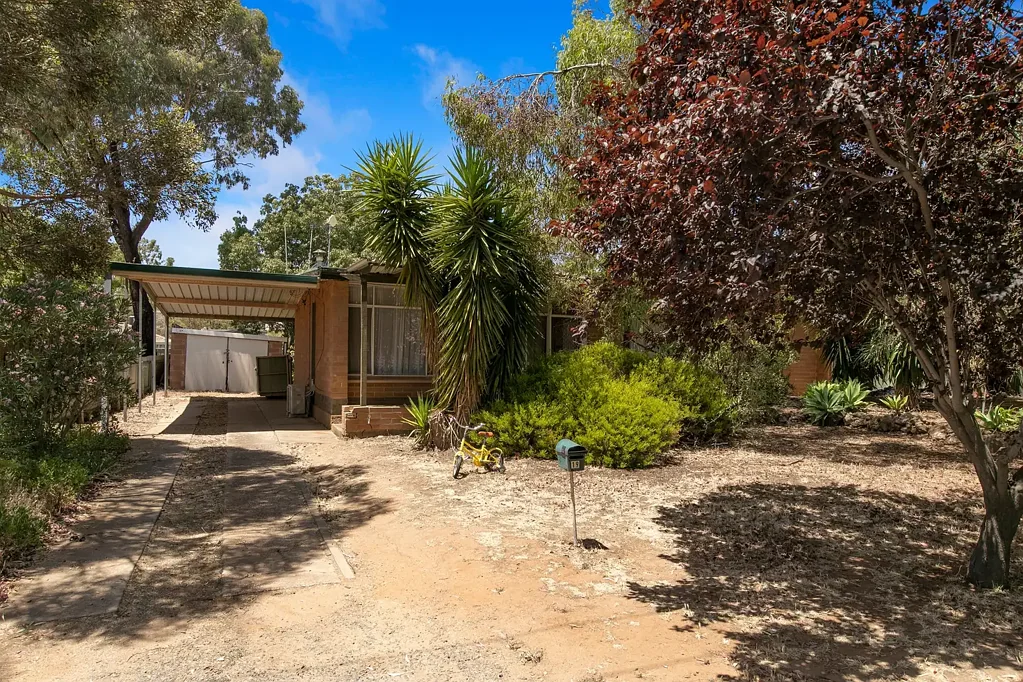 Charming 3-Bed Family Home - Spacious Yard + Great Location