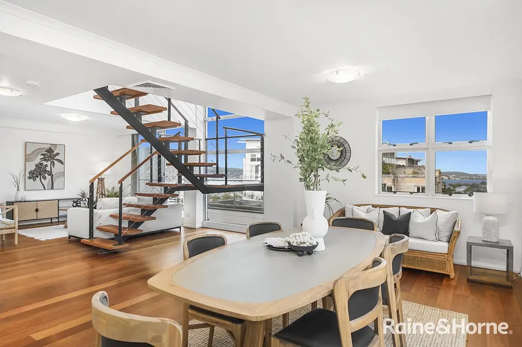 381/80 John Whiteway Drive, Gosford, NSW 2250