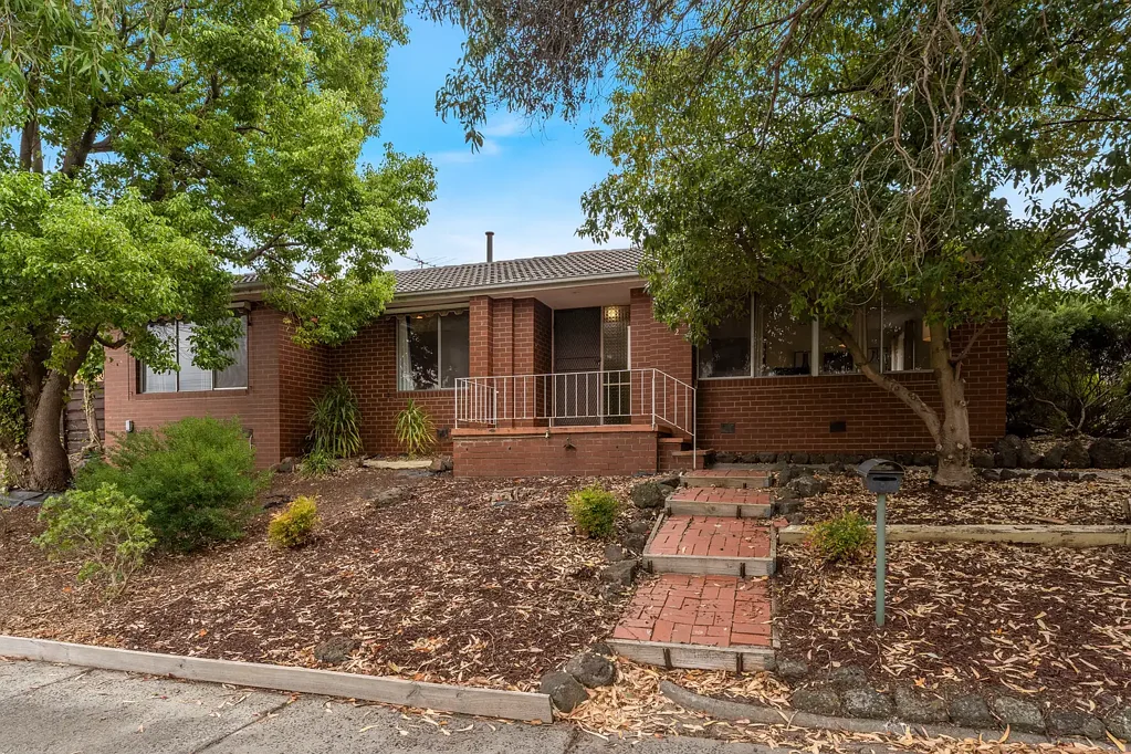 2 Taunton Place, Gladstone Park, VIC 3043