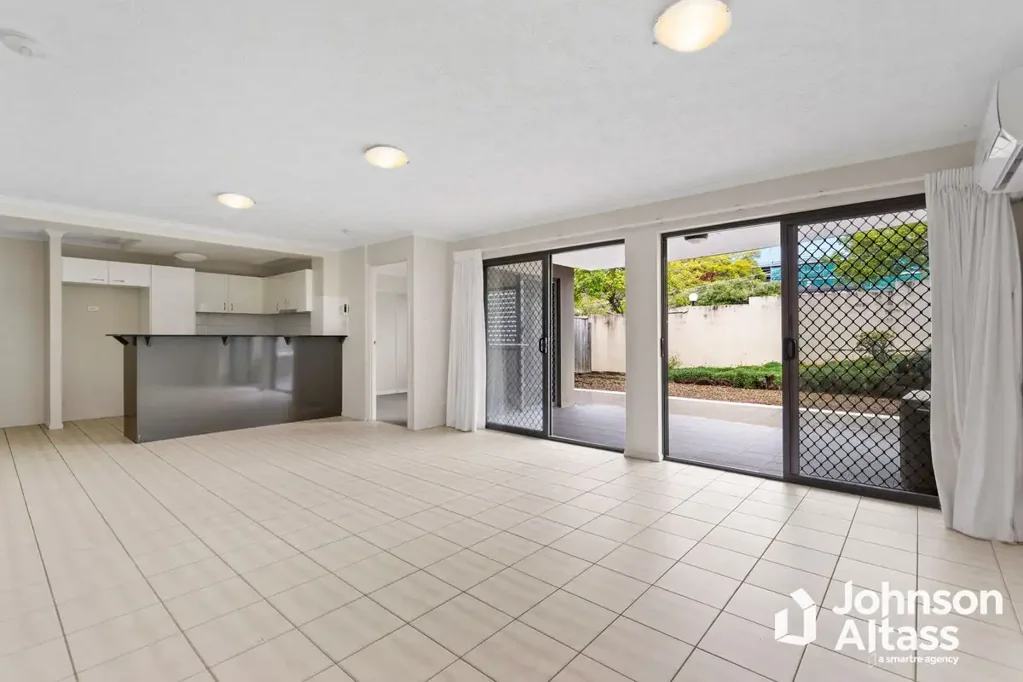 Macgregor 2ห้องนอน Ground Floor Unit with Huge Courtyard