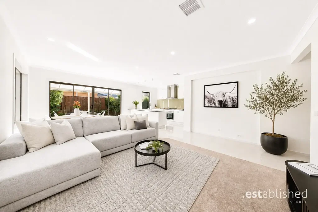 Point Cook 4Habitaciones Four Bedrooms. Two Living Zones. Alamanda. Under $800K