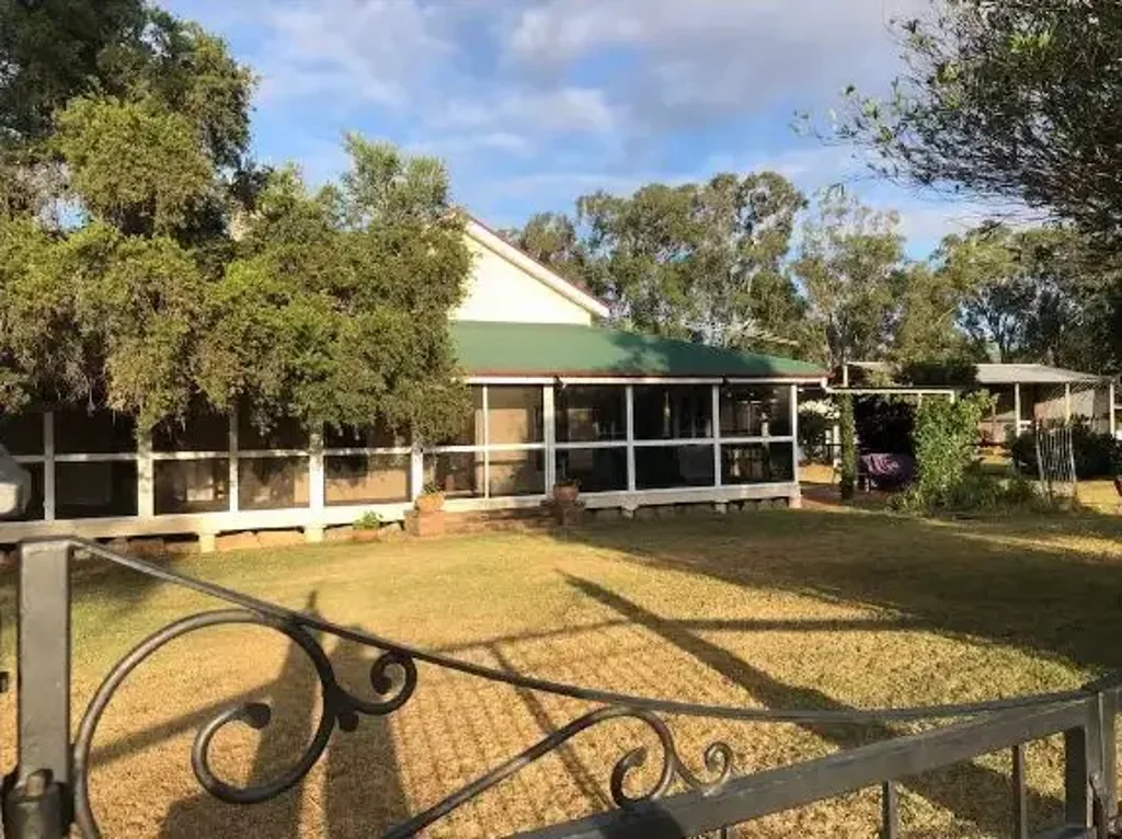 Fully Furnished Home - Dungorm Homestead